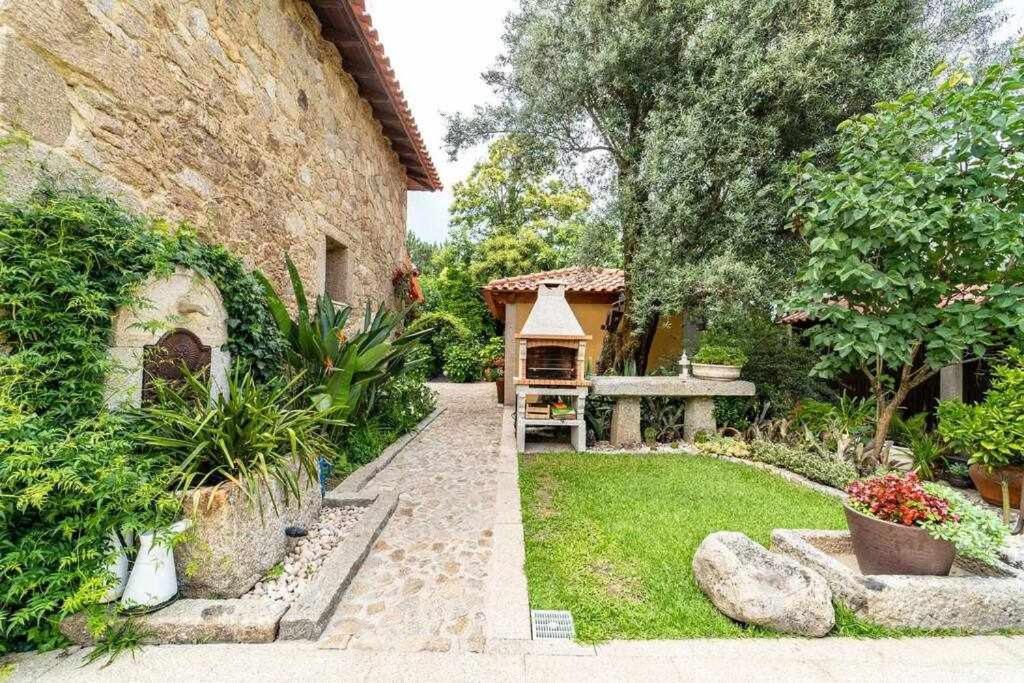 Casas Casal Do Carvalhal - Agroturismo Amares Exterior photo